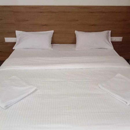 Royal Kitchen Hotel Hirisave Ngoại thất bức ảnh