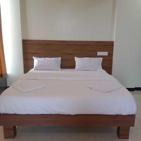 Royal Kitchen Hotel Hirisave Ngoại thất bức ảnh