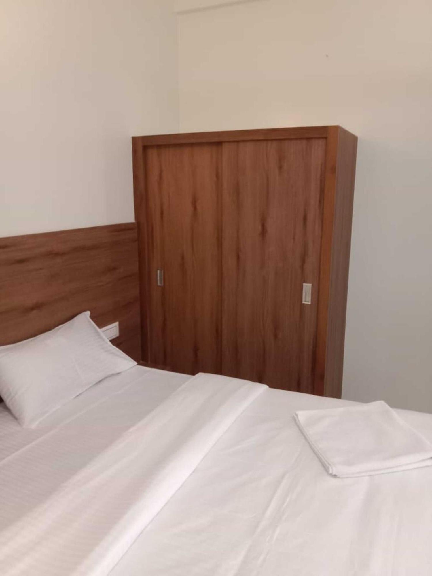 Royal Kitchen Hotel Hirisave Ngoại thất bức ảnh