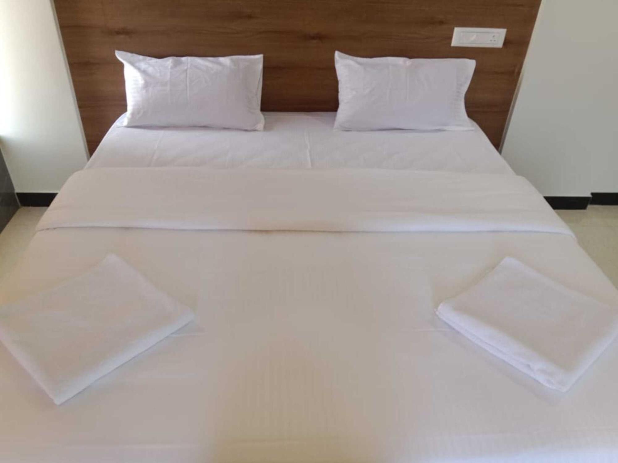 Royal Kitchen Hotel Hirisave Ngoại thất bức ảnh