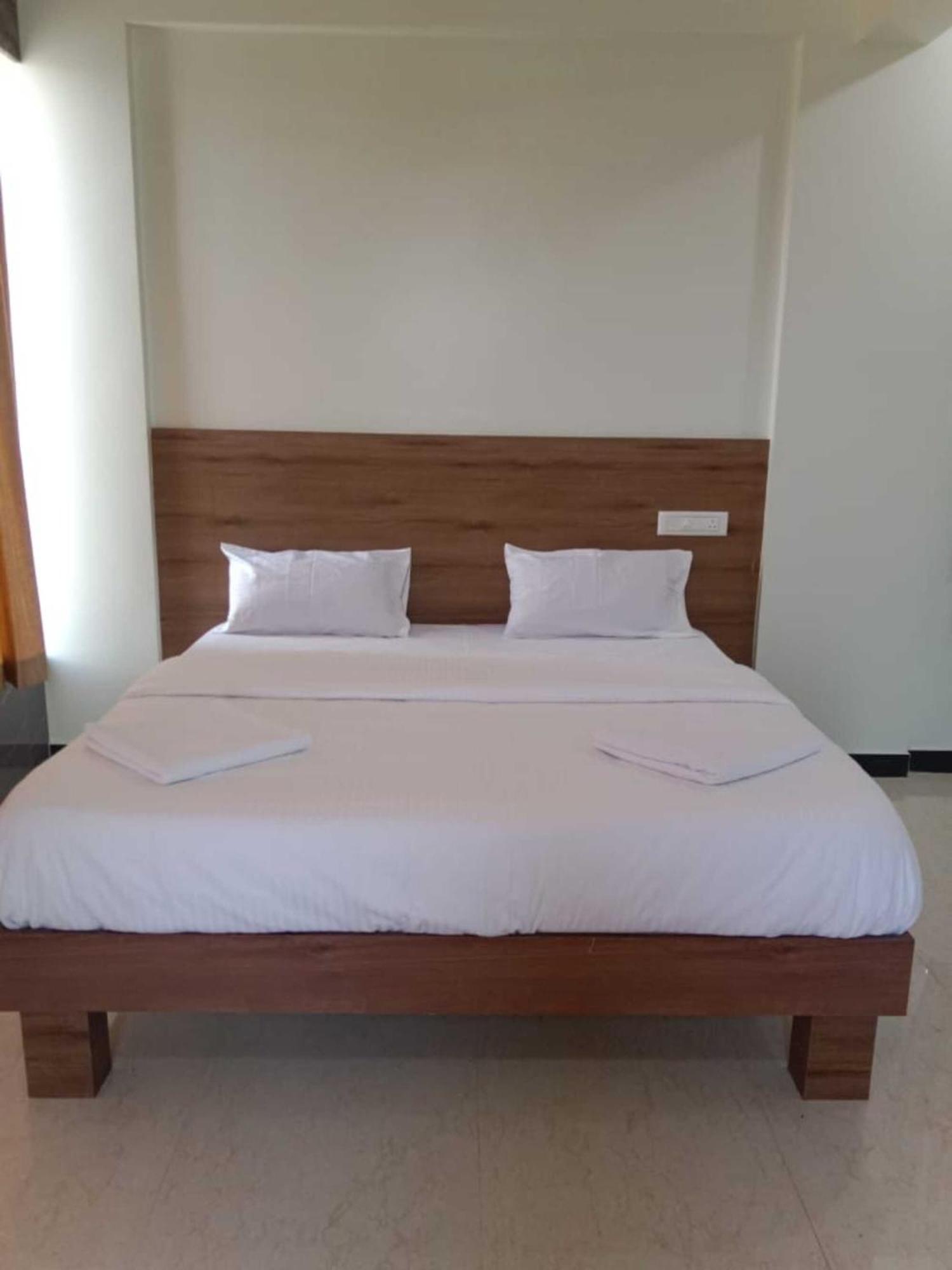 Royal Kitchen Hotel Hirisave Ngoại thất bức ảnh