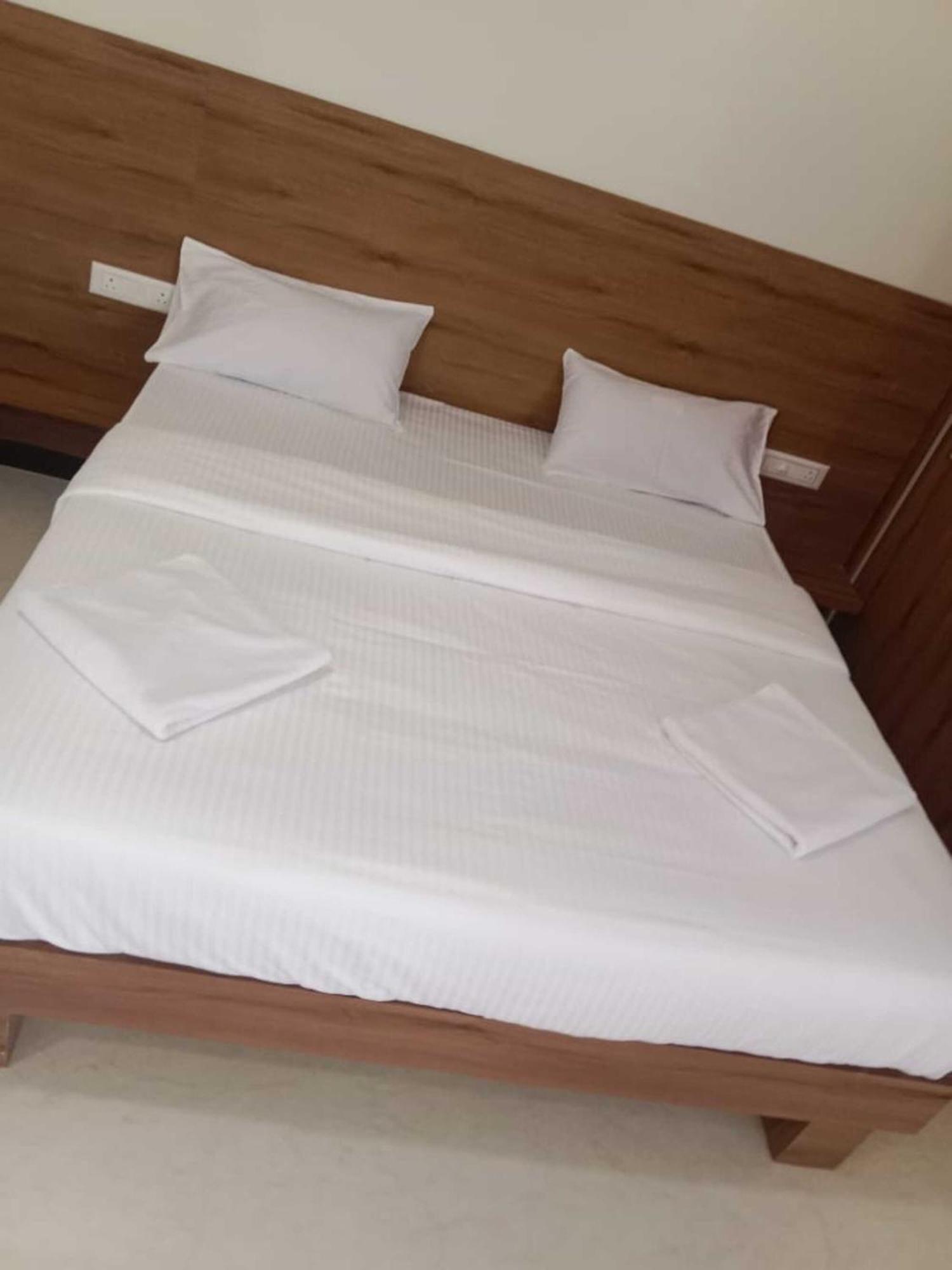 Royal Kitchen Hotel Hirisave Ngoại thất bức ảnh