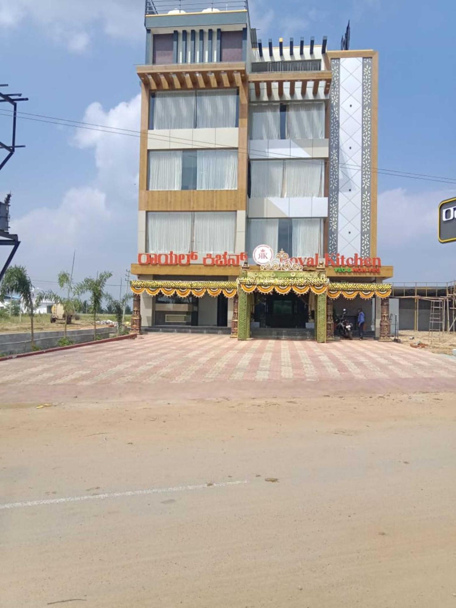 Royal Kitchen Hotel Hirisave Ngoại thất bức ảnh