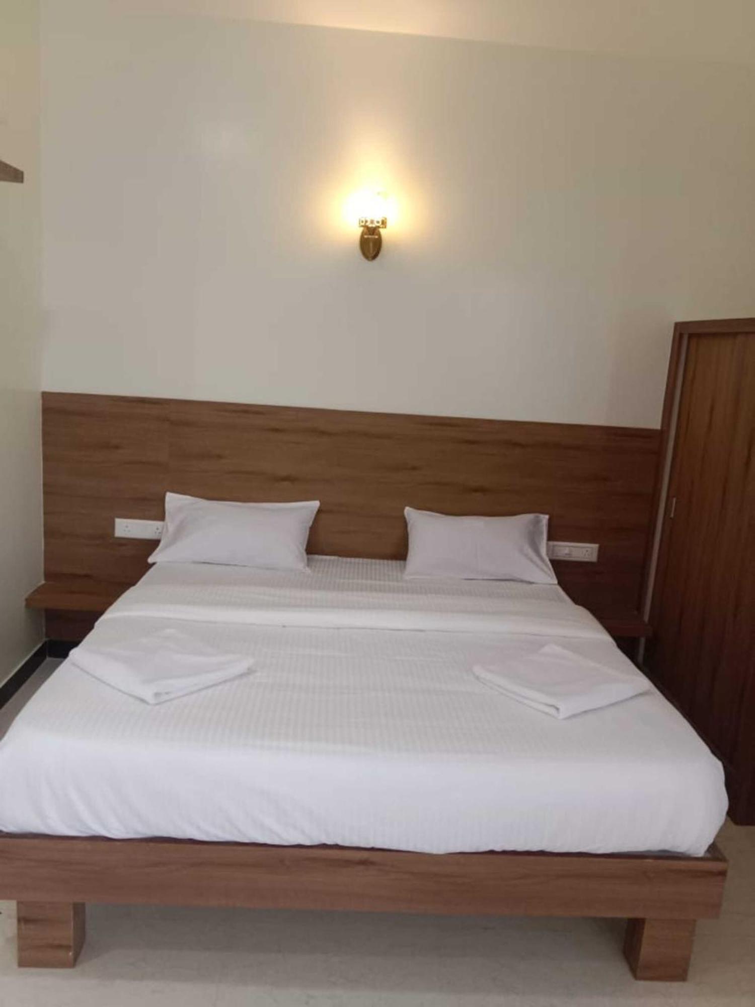 Royal Kitchen Hotel Hirisave Ngoại thất bức ảnh